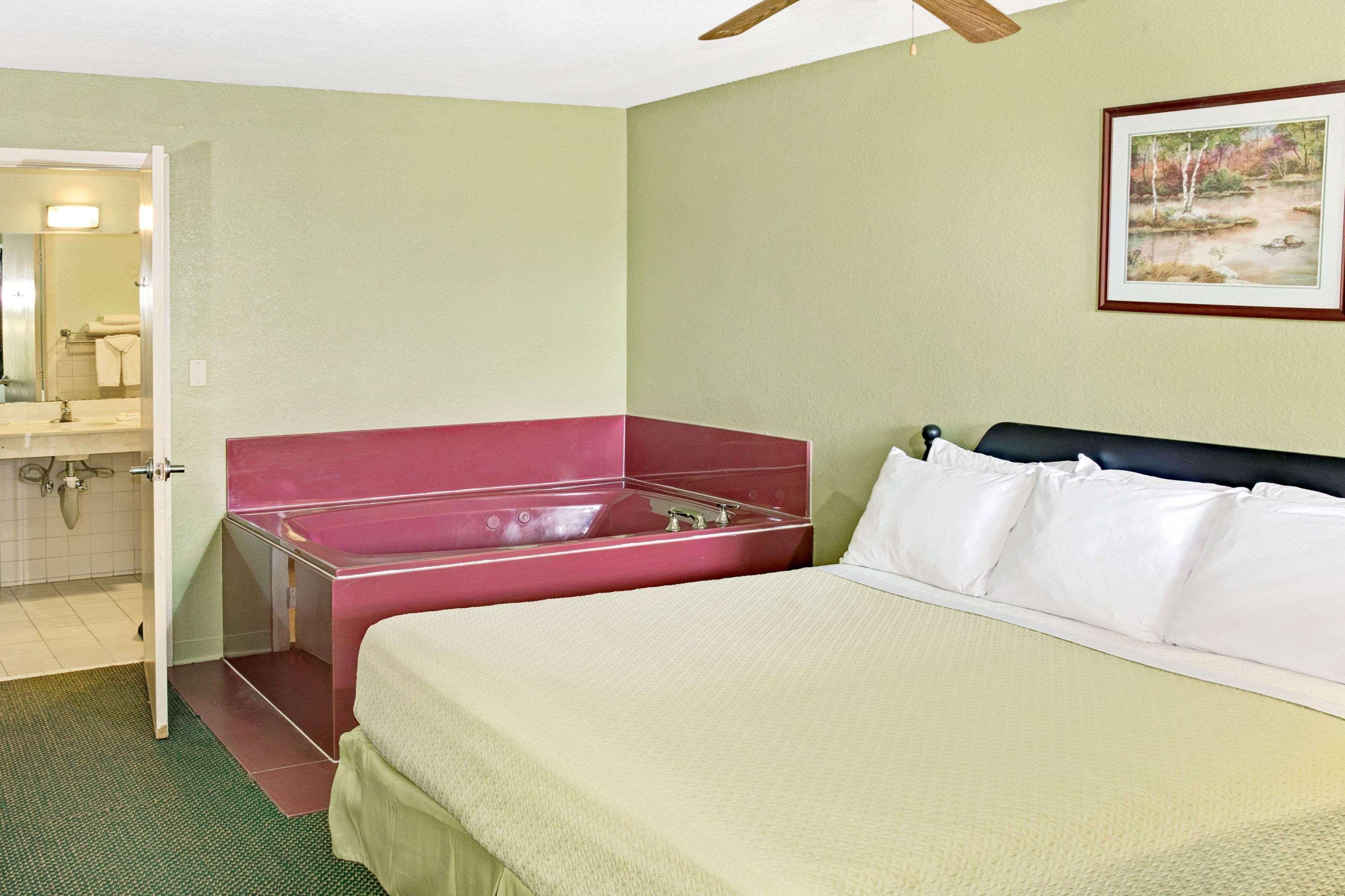 Days Inn By Wyndham El Campo Tx Kültér fotó