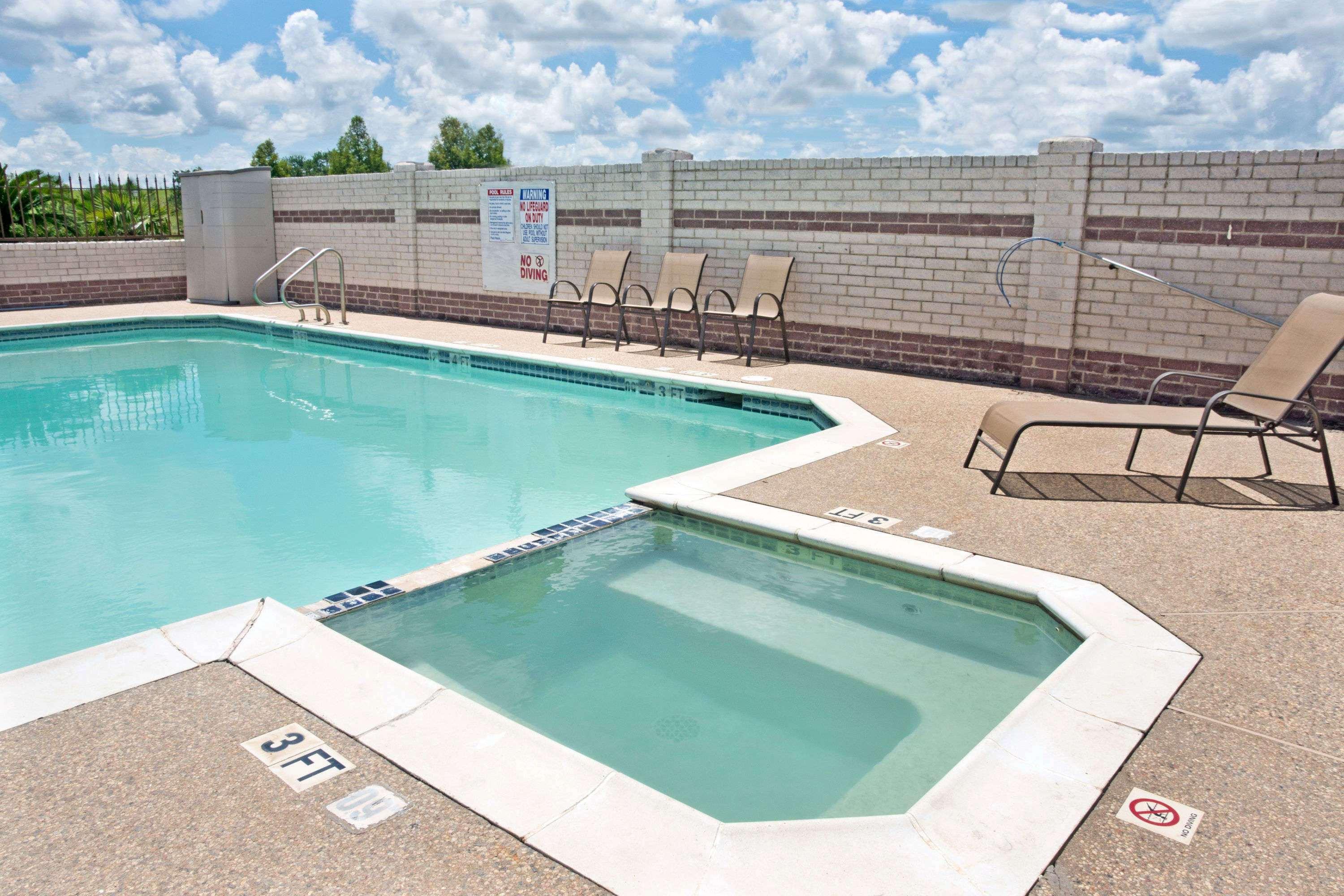 Days Inn By Wyndham El Campo Tx Kültér fotó